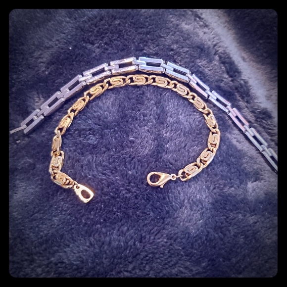 Jewelry - Two bracelets